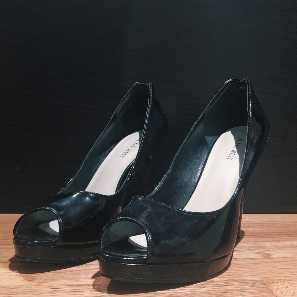Nine West Peep toe heel